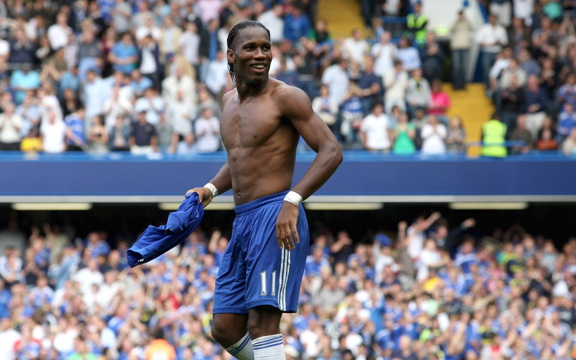 当F1缠斗在巴塞罗那赛道白热化,巴萨却在自己家门口爆缸退赛